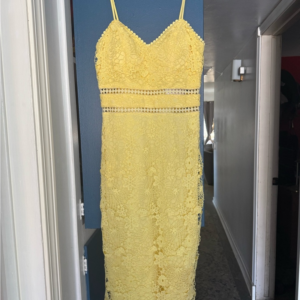 Premier Yellow Lace Midi Dress